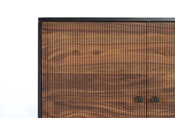 GINER Y COLOMER Aparador de 4 puertas en madera de palisandro y mango marrón